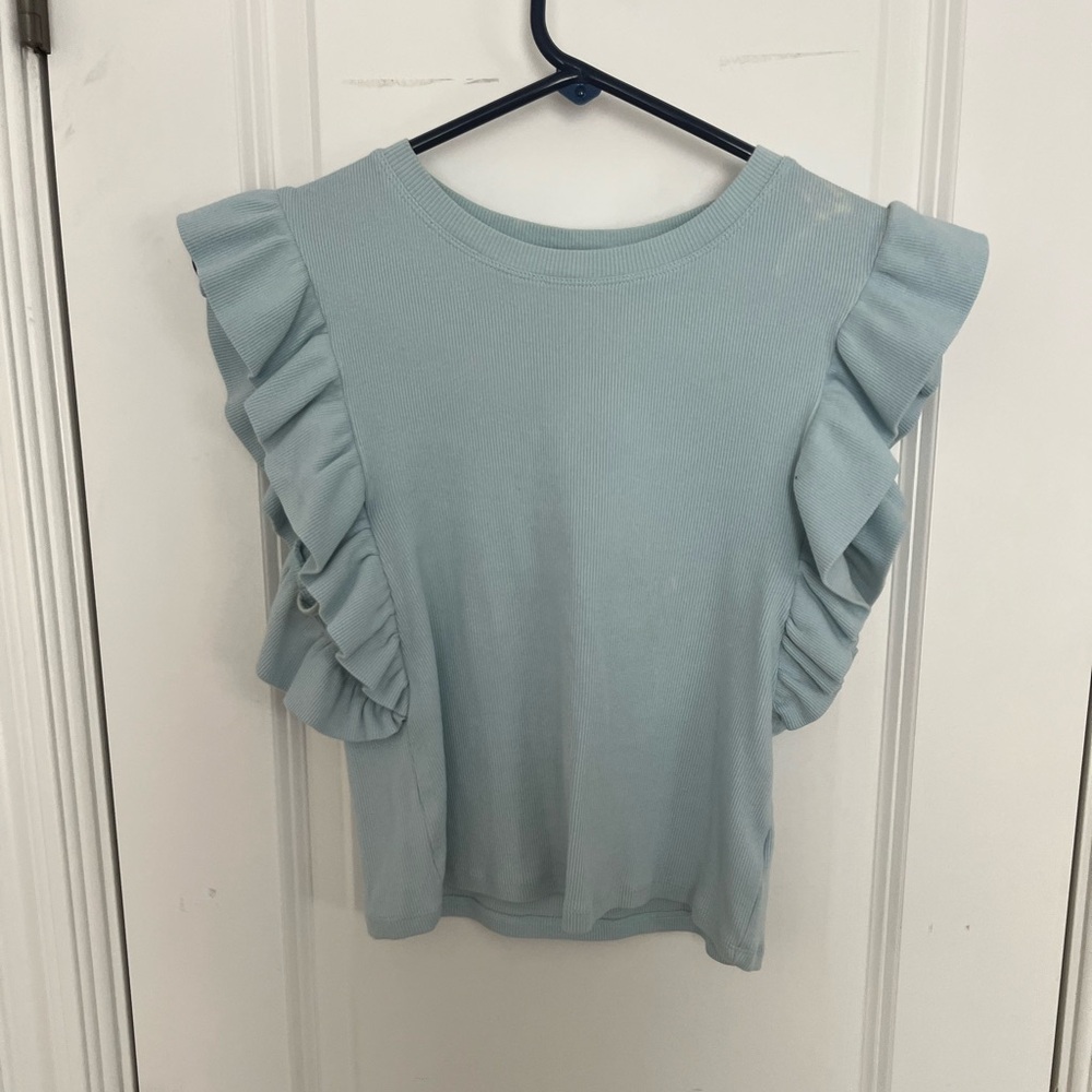 ZARA cropped blue tee with ruffled sleeves